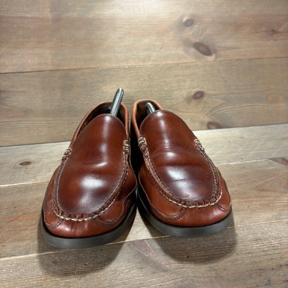 LL Bean Casco Bay Mens size 9 shoes Brown Leather Venetian Handsewn Loafers